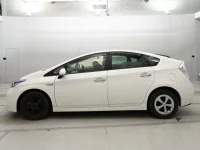 Toyota PRIUS PHV лот № 36367 оценка 3.5  с аукциона в Японии 3