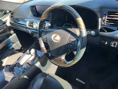 Lexus LS  с аукциона в Японии