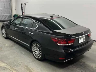 Lexus LS  с аукциона в Японии
