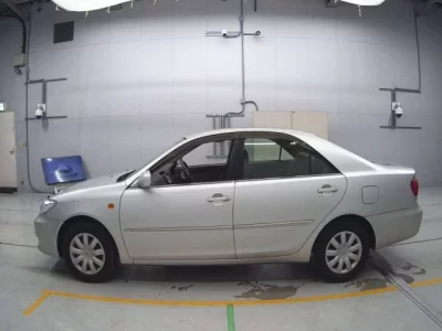 Toyota CAMRY  с аукциона в Японии