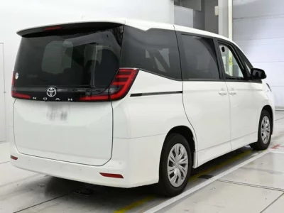Toyota NOAH  с аукциона в Японии