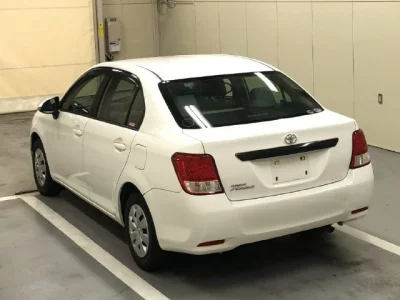 Toyota COROLLA AXIO  с аукциона в Японии