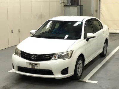 Toyota COROLLA AXIO  с аукциона в Японии