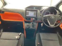 Toyota VOXY лот № 3138 оценка 3.5  с аукциона в Японии 2