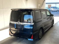 Toyota VOXY лот № 3138 оценка 3.5  с аукциона в Японии 1