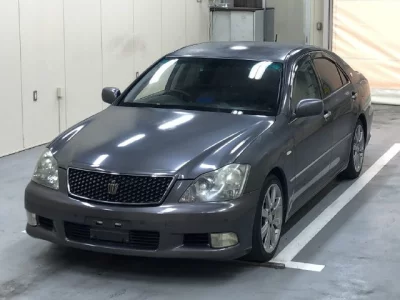 Toyota CROWN  с аукциона в Японии