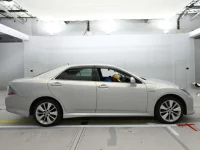 Toyota CROWN лот № 30260 оценка 3.5  с аукциона в Японии 2