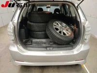 Toyota WISH лот № 7030 оценка 3.5  с аукциона в Японии 5