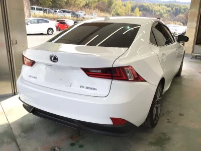 Lexus IS