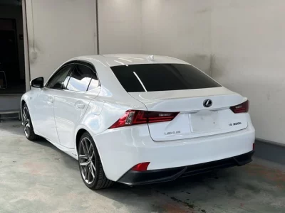 Lexus IS