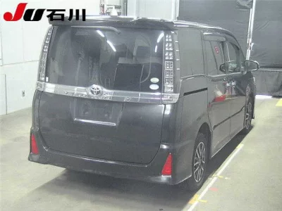 Toyota VOXY  с аукциона в Японии