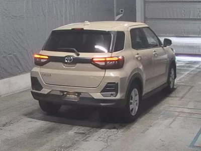 Toyota RAIZE  с аукциона в Японии