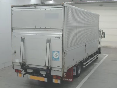 Isuzu FORWARD  с аукциона в Японии