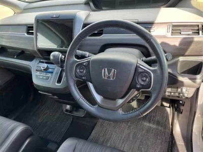Honda FREED  с аукциона в Японии