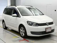 Volkswagen GOLF TOURAN лот № 90491 оценка 4  с аукциона в Японии 4