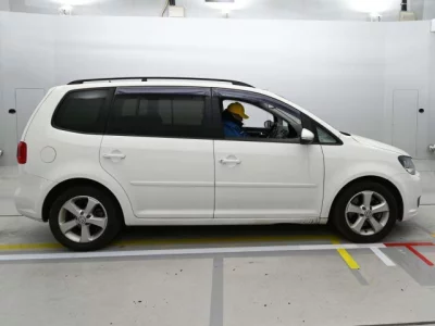 Volkswagen GOLF TOURAN  с аукциона в Японии