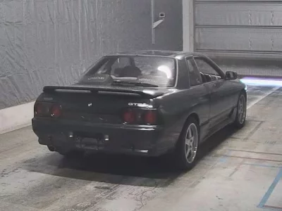 Nissan SKYLINE  с аукциона в Японии