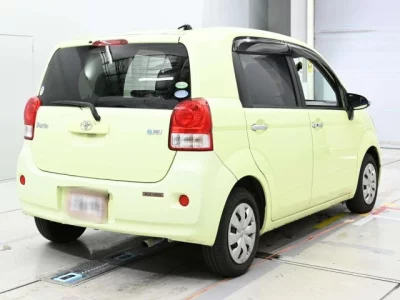 Toyota PORTE  с аукциона в Японии