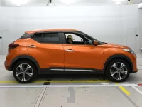 Nissan KICKS лот № 36421 оценка 4.5  с аукциона в Японии 2