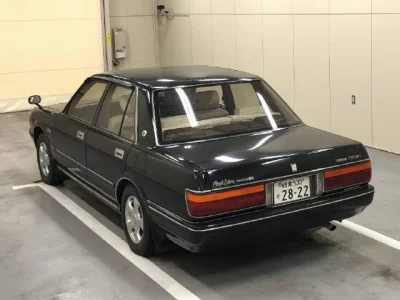 Toyota CROWN  с аукциона в Японии