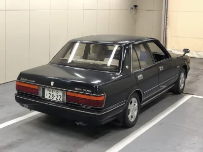 Toyota CROWN  с аукциона в Японии
