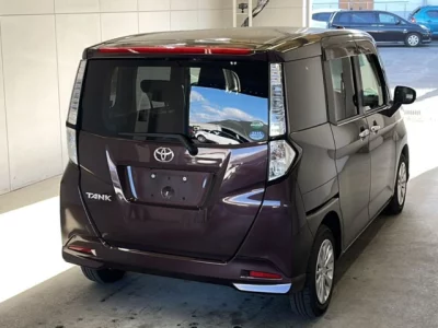 Toyota TANK