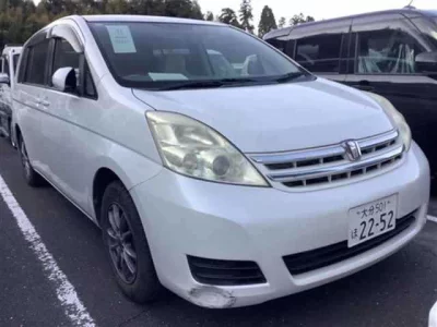 Toyota ISIS  с аукциона в Японии