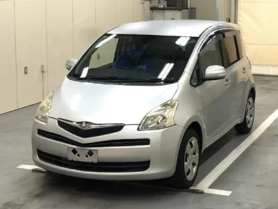 Toyota RACTIS  с аукциона в Японии