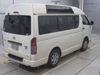 Toyota HIACE VAN лот № 30304 оценка R  с аукциона в Японии 1