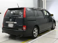 Toyota ISIS лот № 90567 оценка 3.5  с аукциона в Японии 1