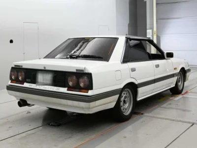 Nissan SKYLINE  с аукциона в Японии