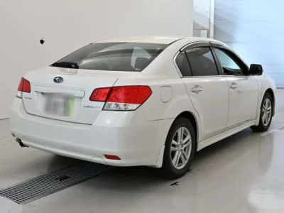 Subaru LEGACY B4  с аукциона в Японии