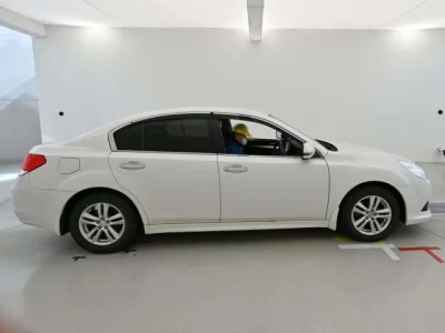 Subaru LEGACY B4  с аукциона в Японии