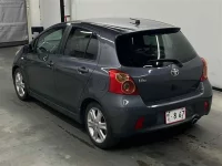 Toyota VITZ лот № 10055 оценка R  с аукциона в Японии 1
