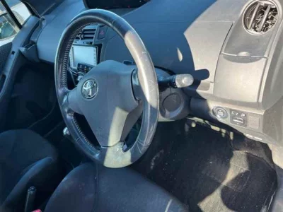 Toyota VITZ  с аукциона в Японии