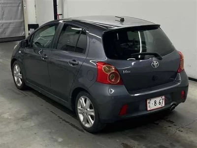 Toyota VITZ  с аукциона в Японии