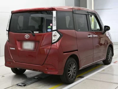 Toyota TANK