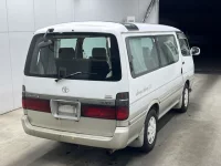 Toyota HIACE лот № 3275 оценка 3.5  с аукциона в Японии 1
