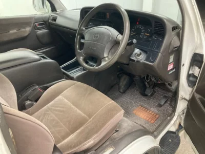 Toyota HIACE  с аукциона в Японии