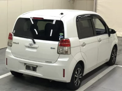 Toyota SPADE  с аукциона в Японии