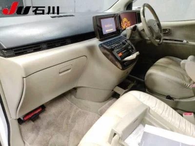 Nissan ELGRAND  с аукциона в Японии