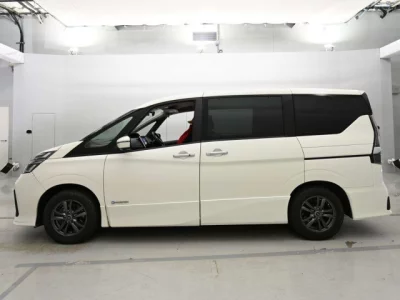 Nissan SERENA  с аукциона в Японии