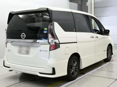 Nissan SERENA  с аукциона в Японии