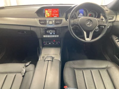 Mercedes-Benz E CLASS  с аукциона в Японии