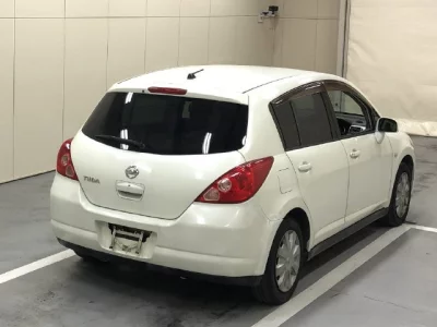 Nissan TIIDA  с аукциона в Японии