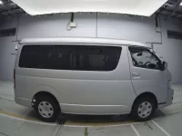 Toyota HIACE лот № 30360 оценка 3  с аукциона в Японии 2