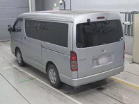 Toyota HIACE лот № 30360 оценка 3  с аукциона в Японии 5
