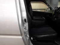 Toyota HIACE лот № 30360 оценка 3  с аукциона в Японии 7