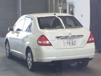 Nissan TIIDA LATIO лот № 4690 оценка 3  с аукциона в Японии 1