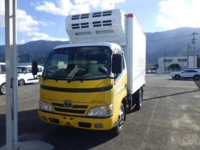 Toyota DYNA  с аукциона в Японии